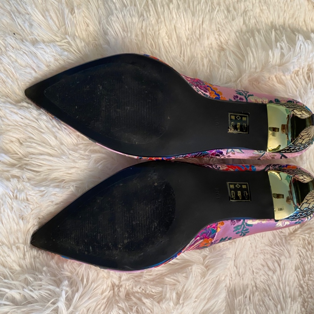 Shoes - Picture 4 of 5